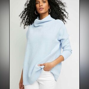 Free People “Ottoman Slouchy Tunic size Med gorgeous light blue